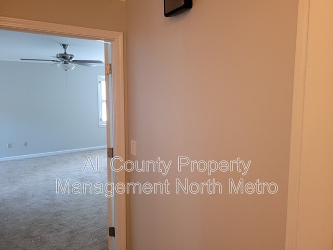 Building Photo - 1406 Defoors Dr NW
