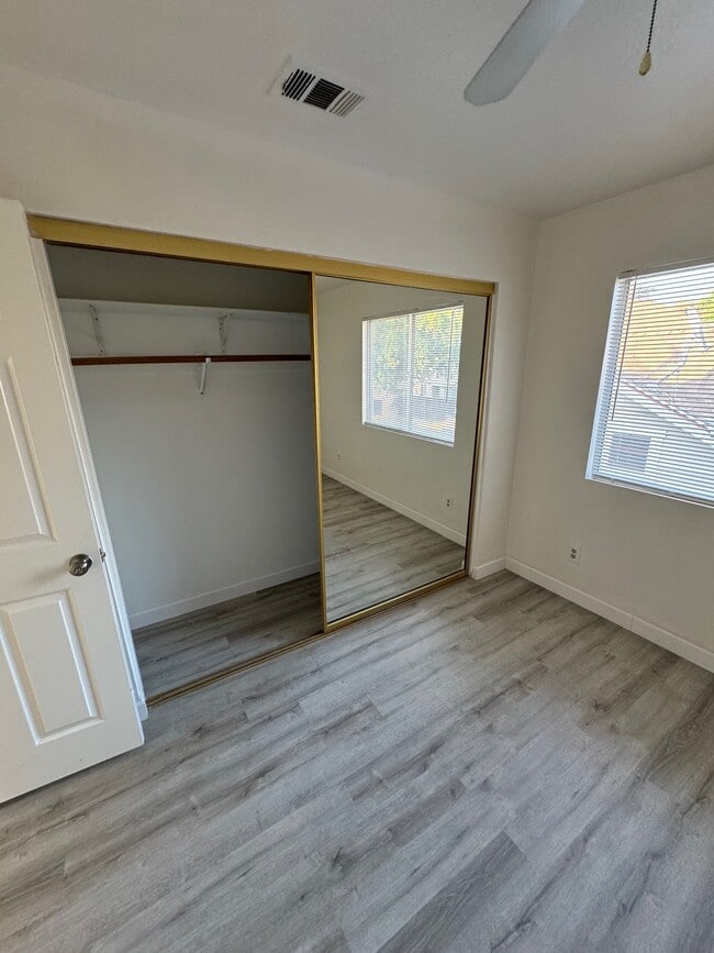 Building Photo - 512 E Lime Ave