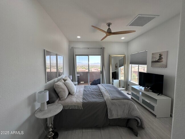 Building Photo - 13204 N Mountainside Dr