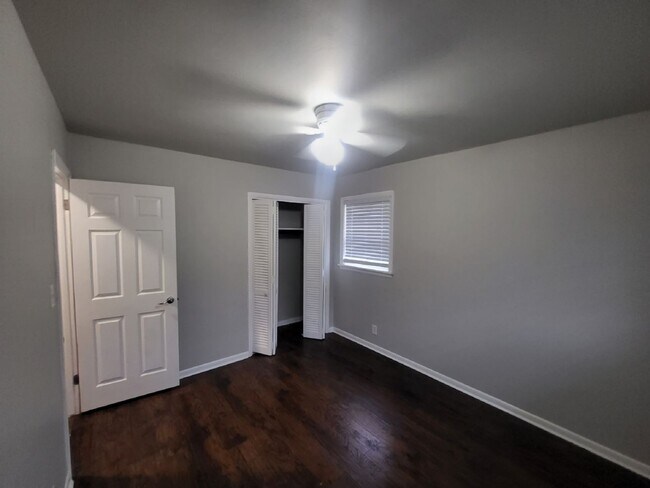 Building Photo - 3 Bed 2 Bath, 2 Car Garage