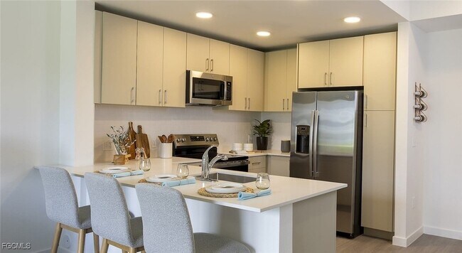 Building Photo - 7301 Lake Bank Lp