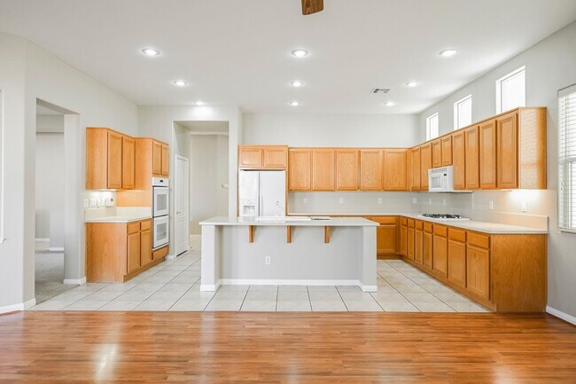 Building Photo - 2716 Thomasville Ave