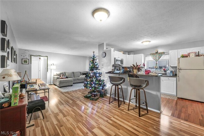 Building Photo - 5200 Royalton Rd