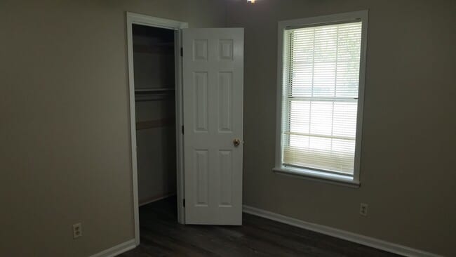 Building Photo - 3 Bedroom/2 Bath Home in North Lowndes