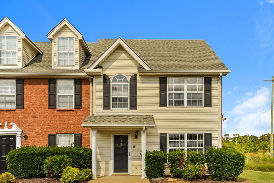 Primary Photo - 675 Legacy Dr