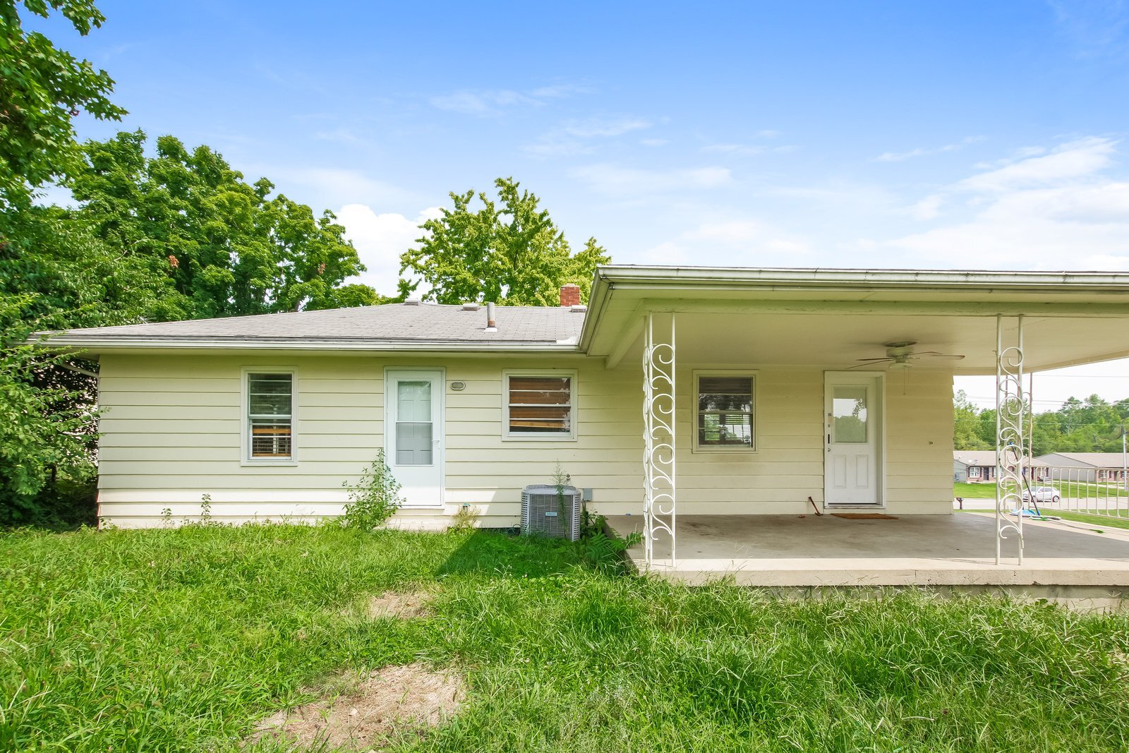 Building Photo - 4728 Roosevelt Ave