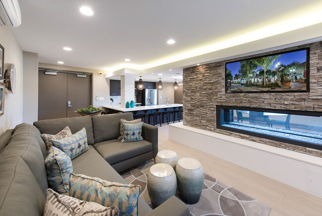 Building Photo - Agora at South Main