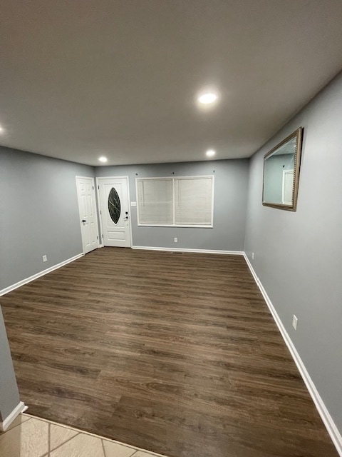 Living room looking from kitchen area - 147 Longview Dr