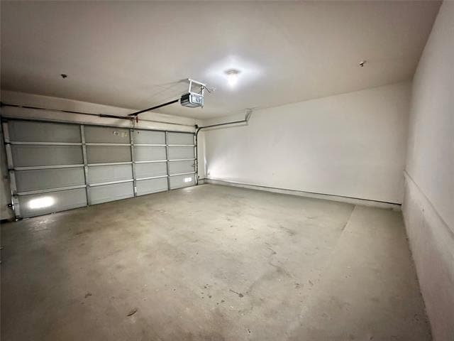 Building Photo - 6740 Windhaven Pkwy