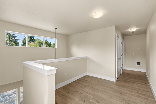 Building Photo - 2278 Sandy Dr