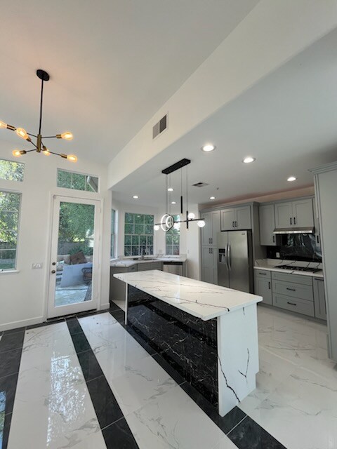 Building Photo - 2320 Diamond Head Way