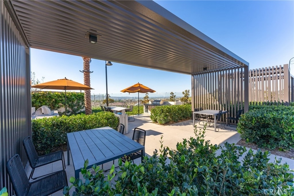 Lunch by the pool - 590 Catalonia