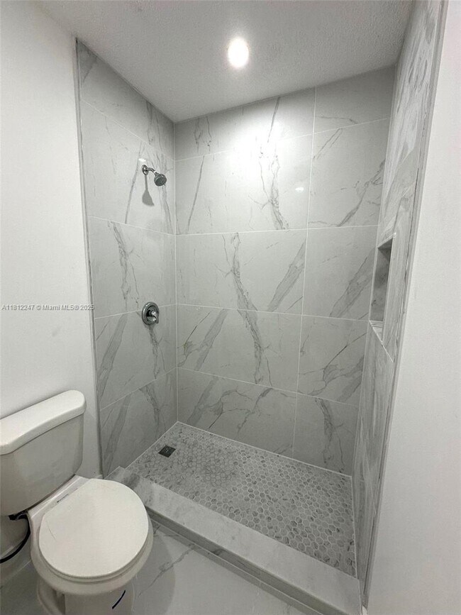 Building Photo - 10825 SW 145th Pl