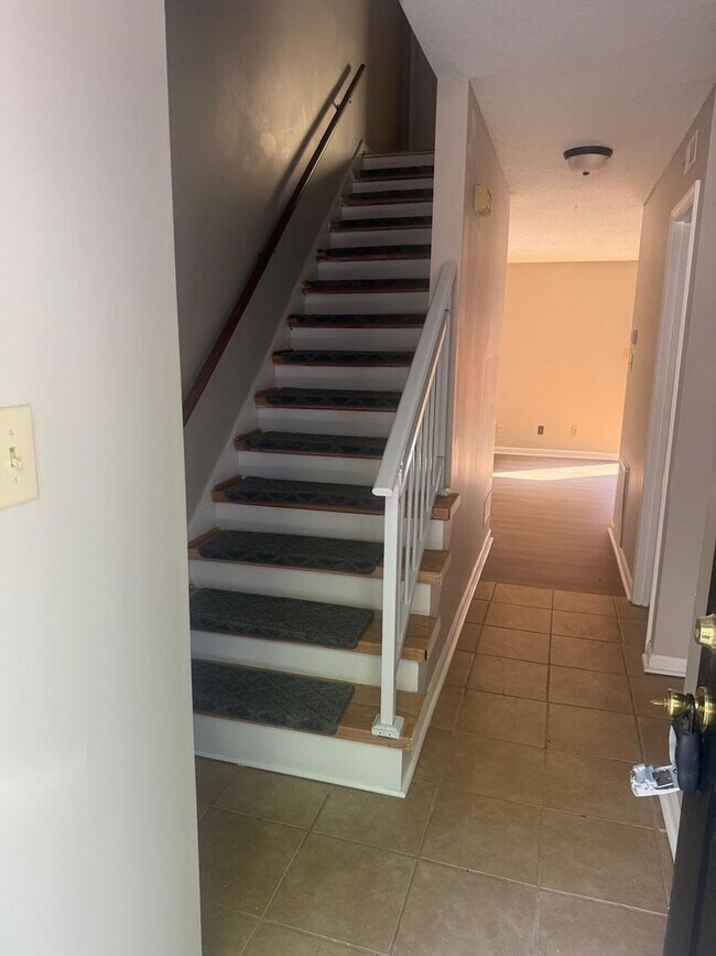 Building Photo - 3529 Lynhaven Dr