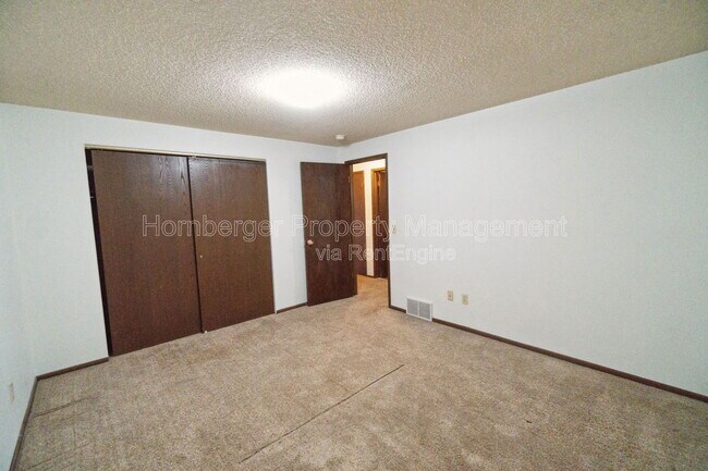 Building Photo - 7024 N Wiscomb St