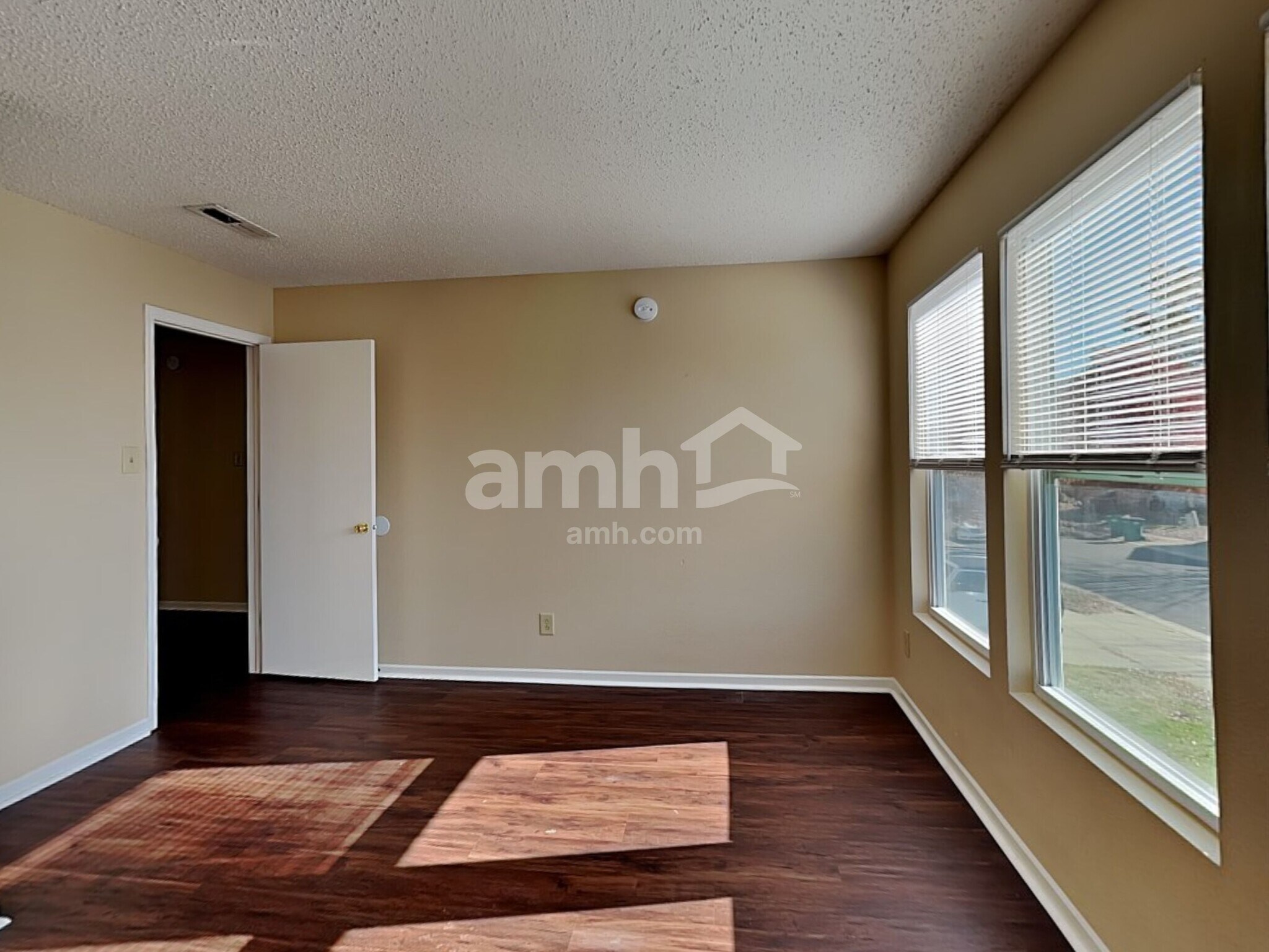 Building Photo - 1212 N Aberdeen Dr