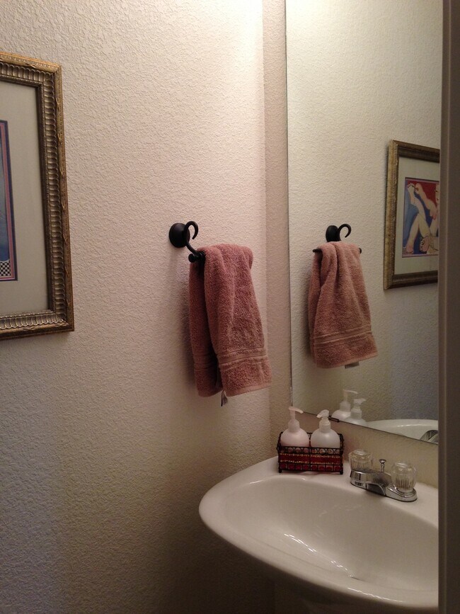 Building Photo - Spacious 2 bed 2.5 bath Broomfield Townhom...