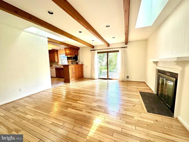 Building Photo - 11903 Henry Fleet Dr