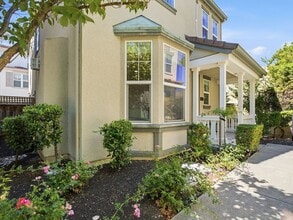 Building Photo - 6010 Hillbrook Pl