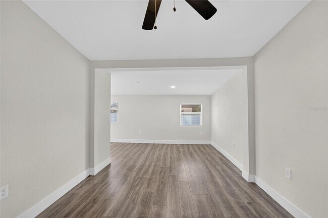 Building Photo - 2525 W Beach St