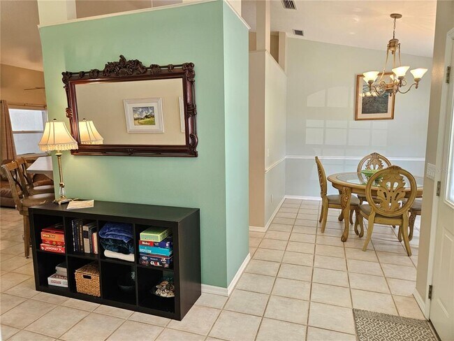 Building Photo - 1180 Palmetto Dr