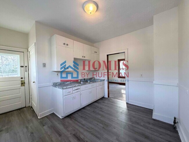 Building Photo - Three Bedroom House | Now Available