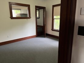 Building Photo - 113 32nd Ave S