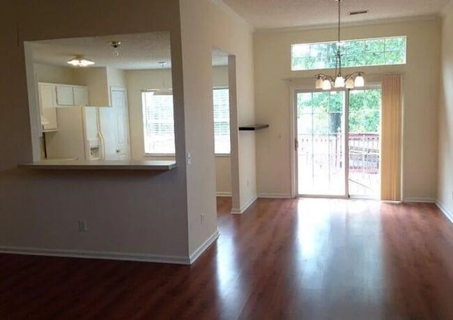 Building Photo - 316 Pin Oak Dr