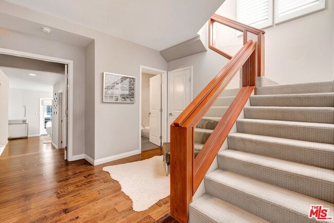 Building Photo - 4952 Placidia Ave