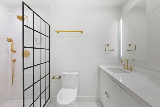 Building Photo - 105 Yarrow Ct