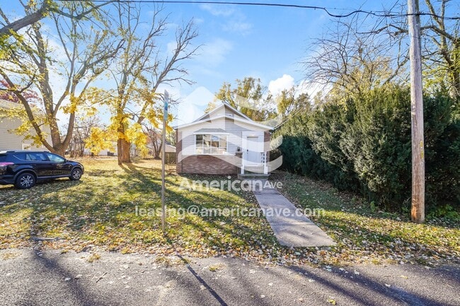 Primary Photo - 1114 E Corrington Ave