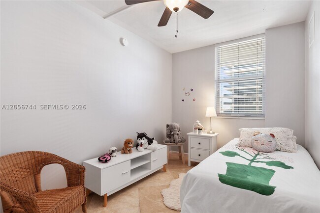 Building Photo - 5825 Collins Ave