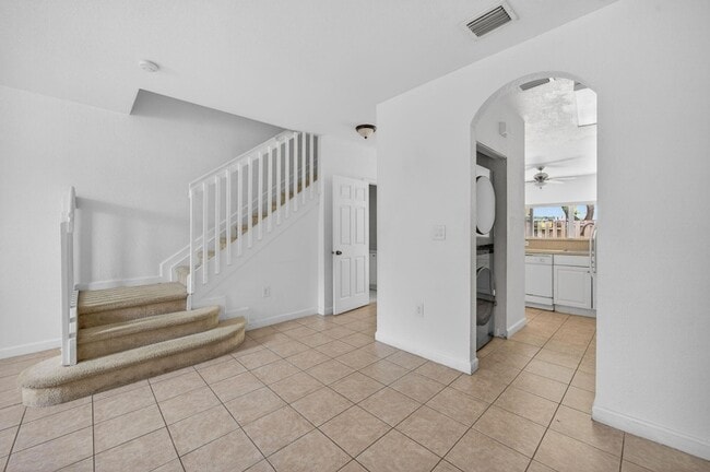 Building Photo - 1575 NE 33rd Ave