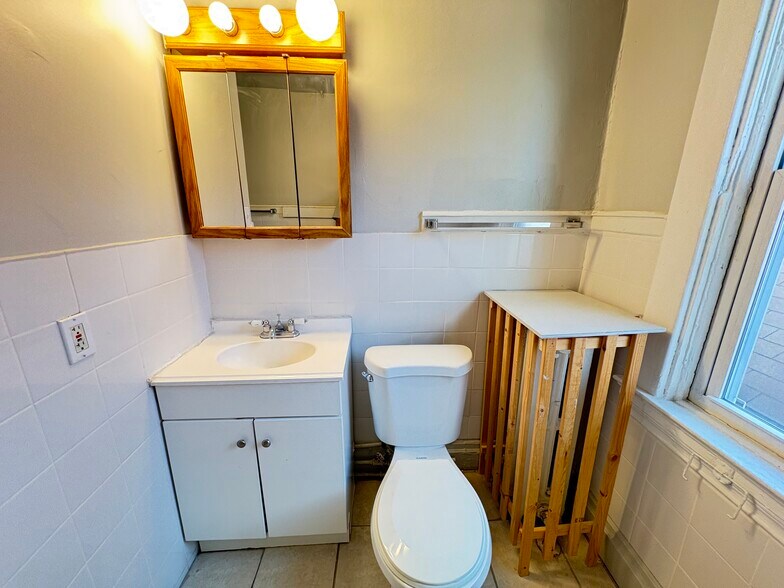 Building Photo - 5847 Nicholson St