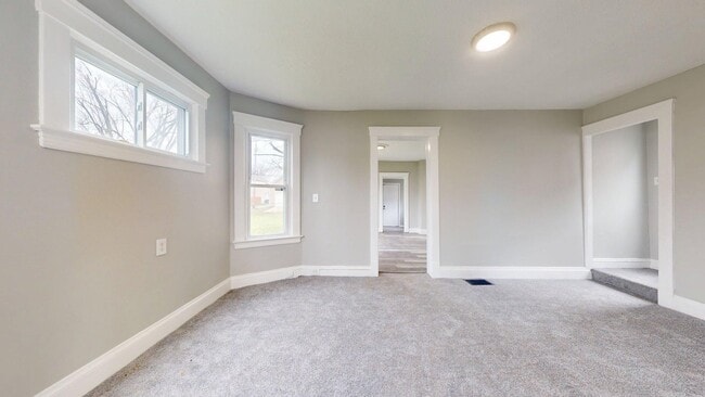 Building Photo - Lorain/W.73 neighborhood, updated 3 bed/1 bath single family house.