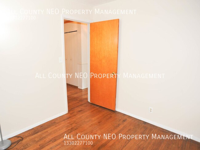 Building Photo - 1155 Madrid Dr