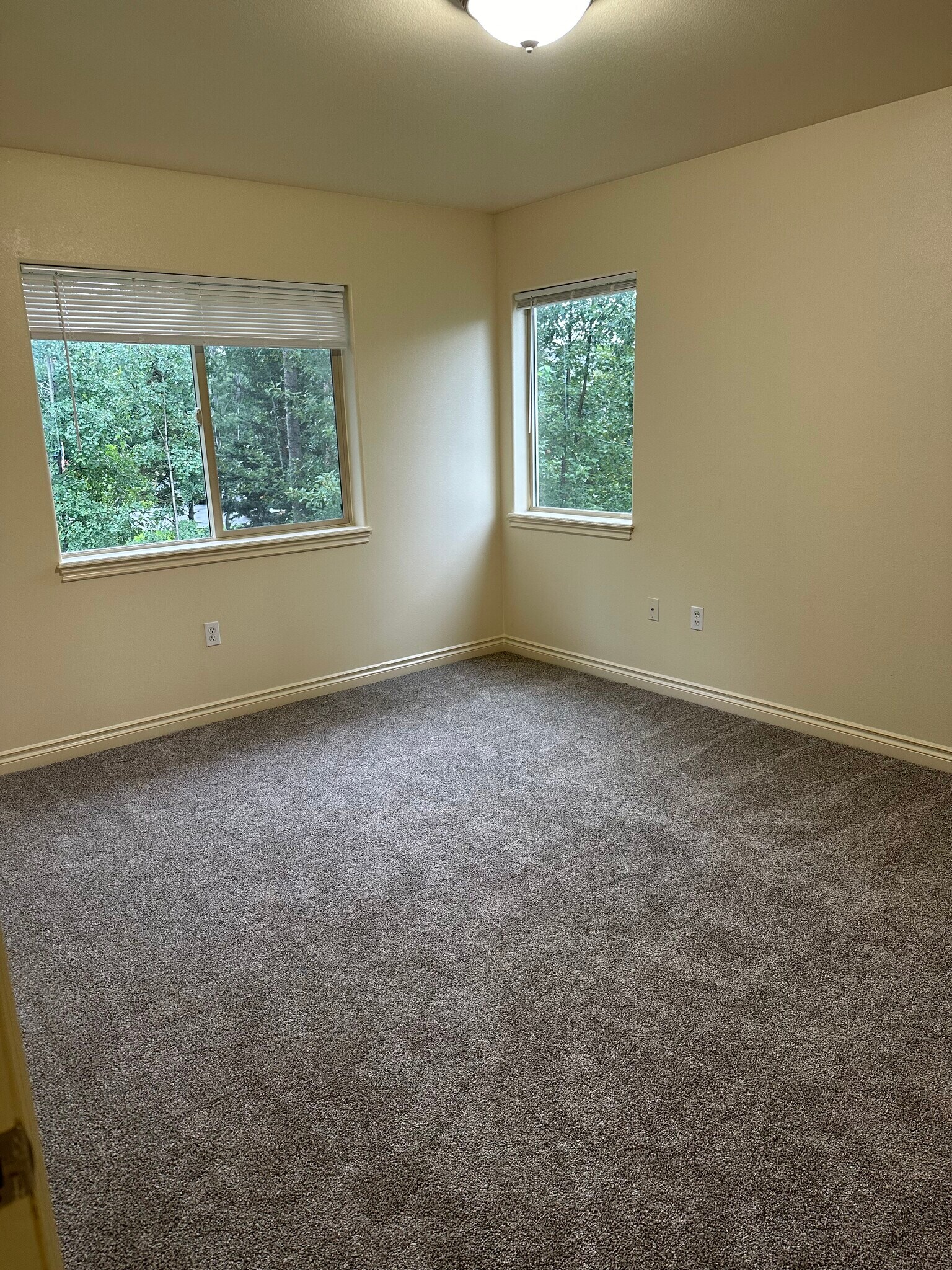 Building Photo - 2843 S Avalon Cir