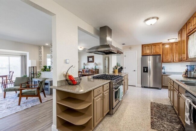 Building Photo - 16114 5th St E