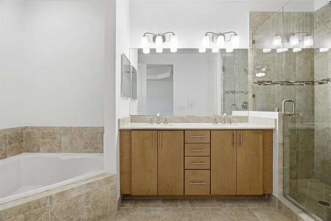 Building Photo - 13023 Riverwalk Cir S