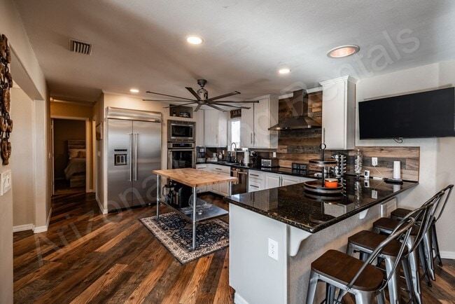 Building Photo - FURNISHED POOL HOME FOR APRIL 2026