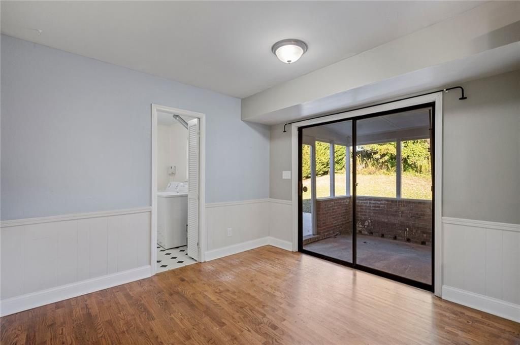 Building Photo - 2857 Fontainebleau Dr