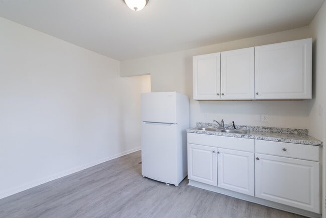 Building Photo - 4513 Willard St