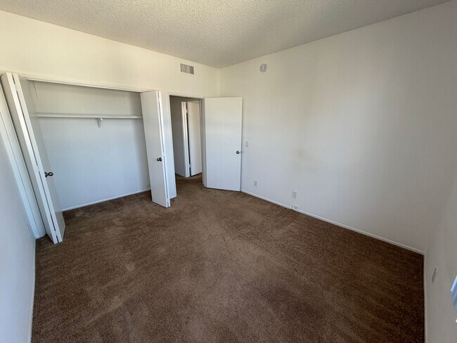 Building Photo - 2 BEDROOM CONDO UNIT IN THE WEST LA AREA 646 481 4404