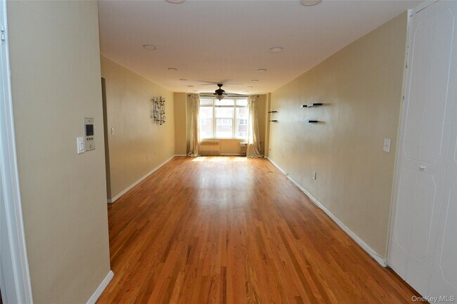 Building Photo - 14 Westview Ave