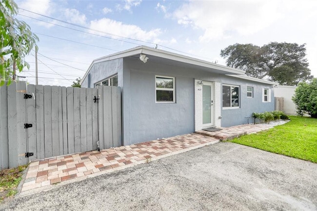 Building Photo - 1437 NE 25th St