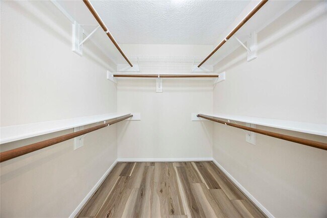 Building Photo - 8707 Orchard Ln
