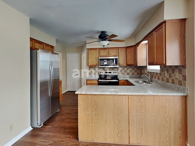 Building Photo - 10550 Williamswoods Dr