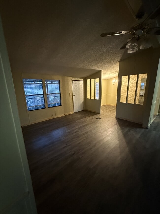 Building Photo - 2667 Hopewell Church Rd