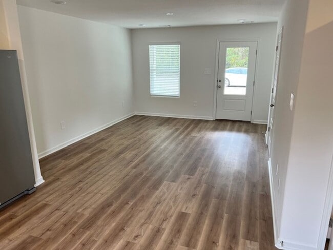 Building Photo - 964 Waterford Ln