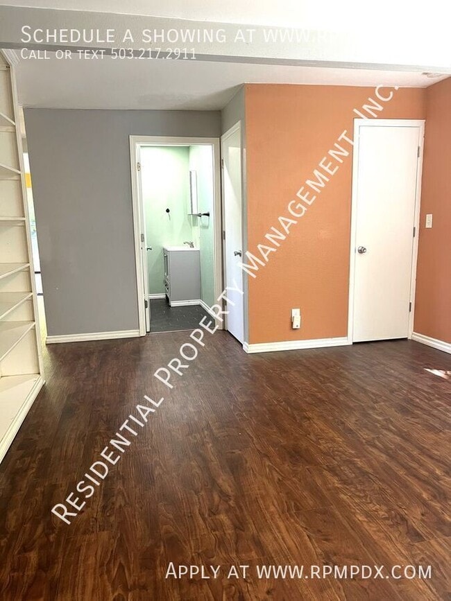 Building Photo - 4512 SW Fairvale Ct